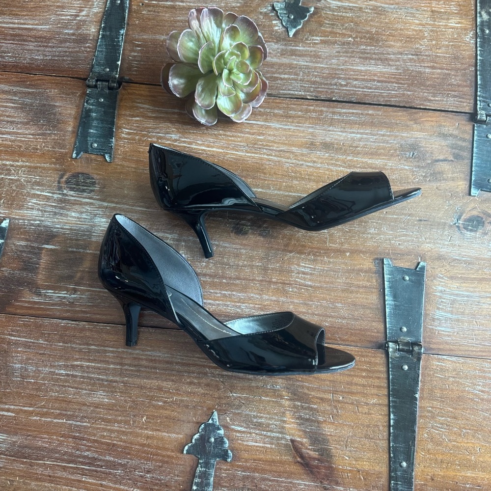 Bandolino Black Patent Peep-Toe Kitten Heels
